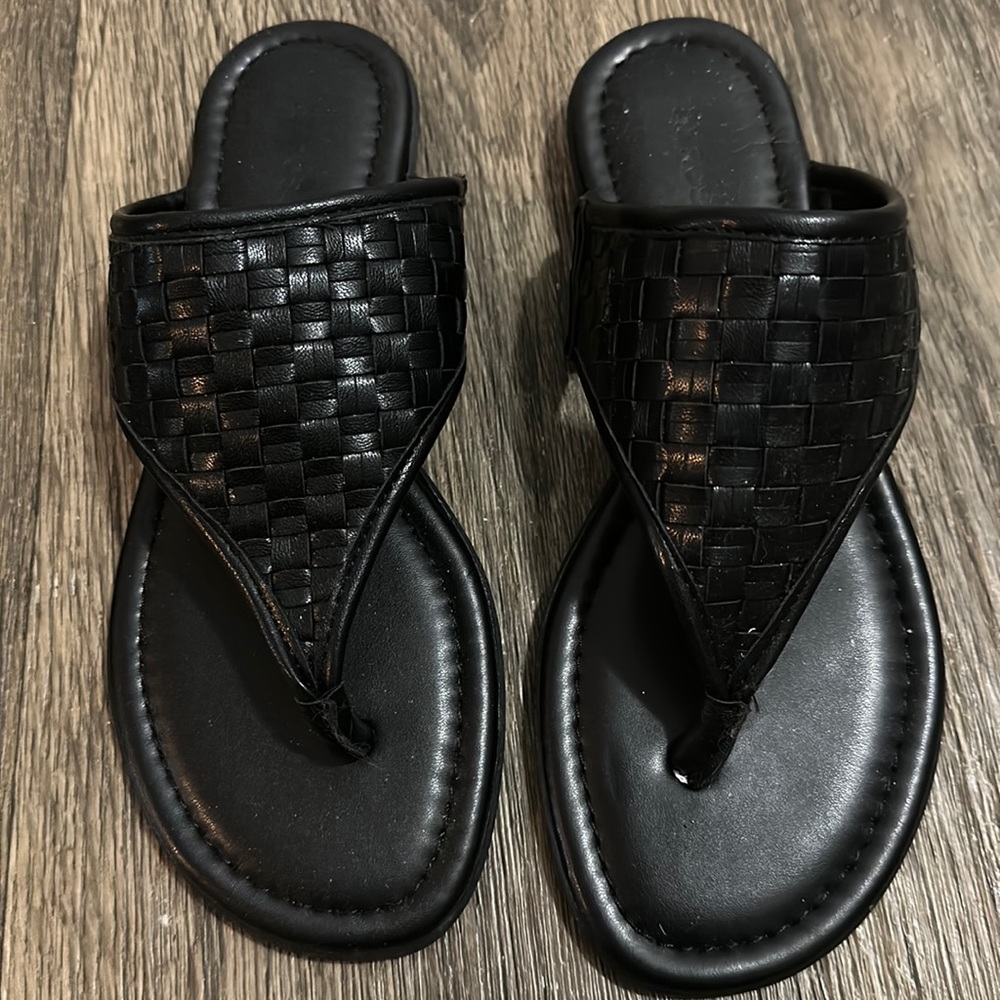 Aerosols sandals